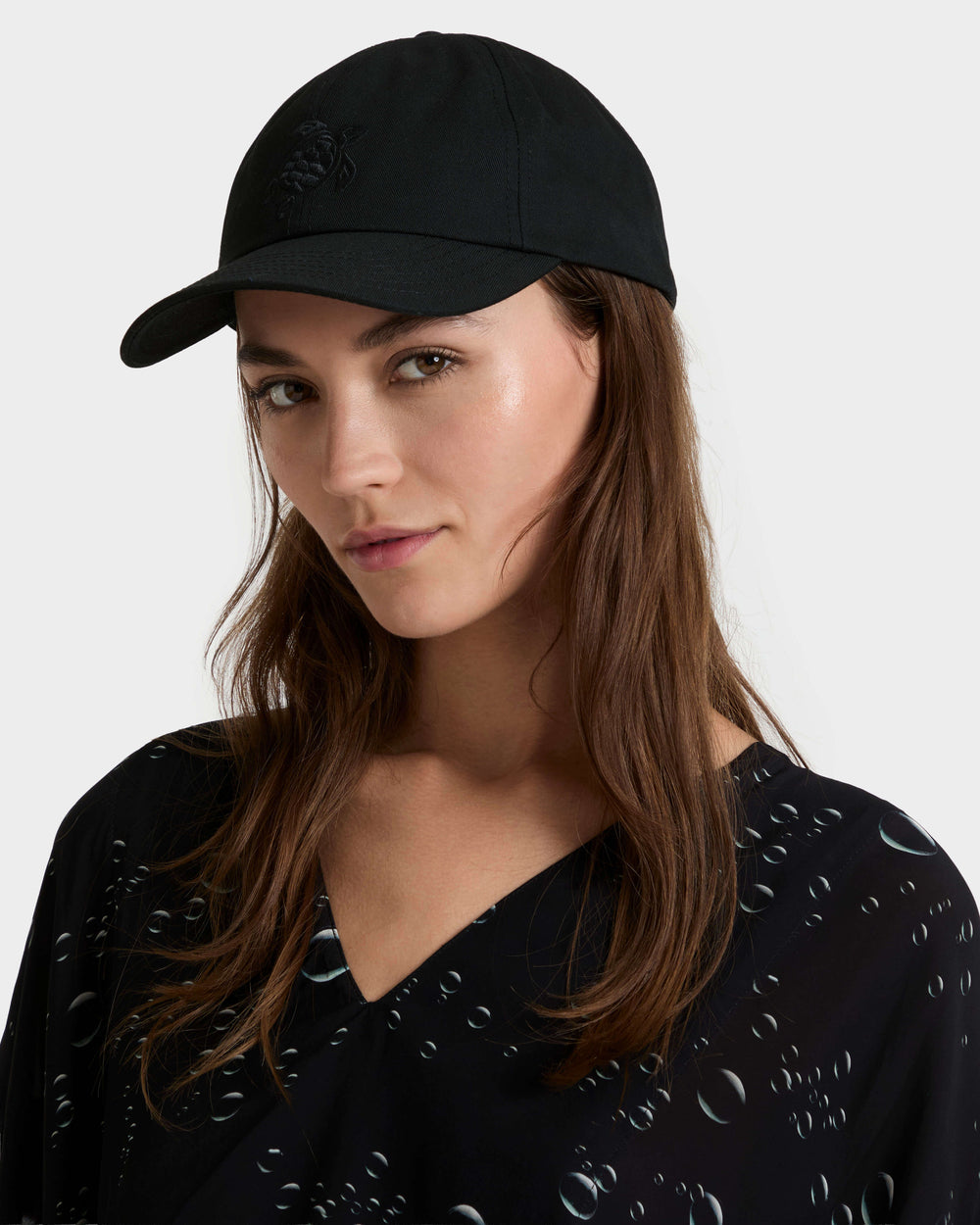 Cap Solid - Black Website | CSNU2401 / Vilebrequin US